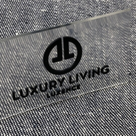 badge-rubber-label-transparant-zwart-luxe-merklabel-merknaam-kledinglabel-badge-patch-pvc-opliggend-logo-labellegendz